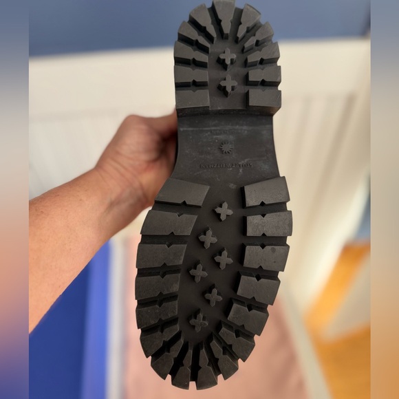 Stuart Weitzman UltraLug Penny Loafer, 7.5 - Picture 5 of 6